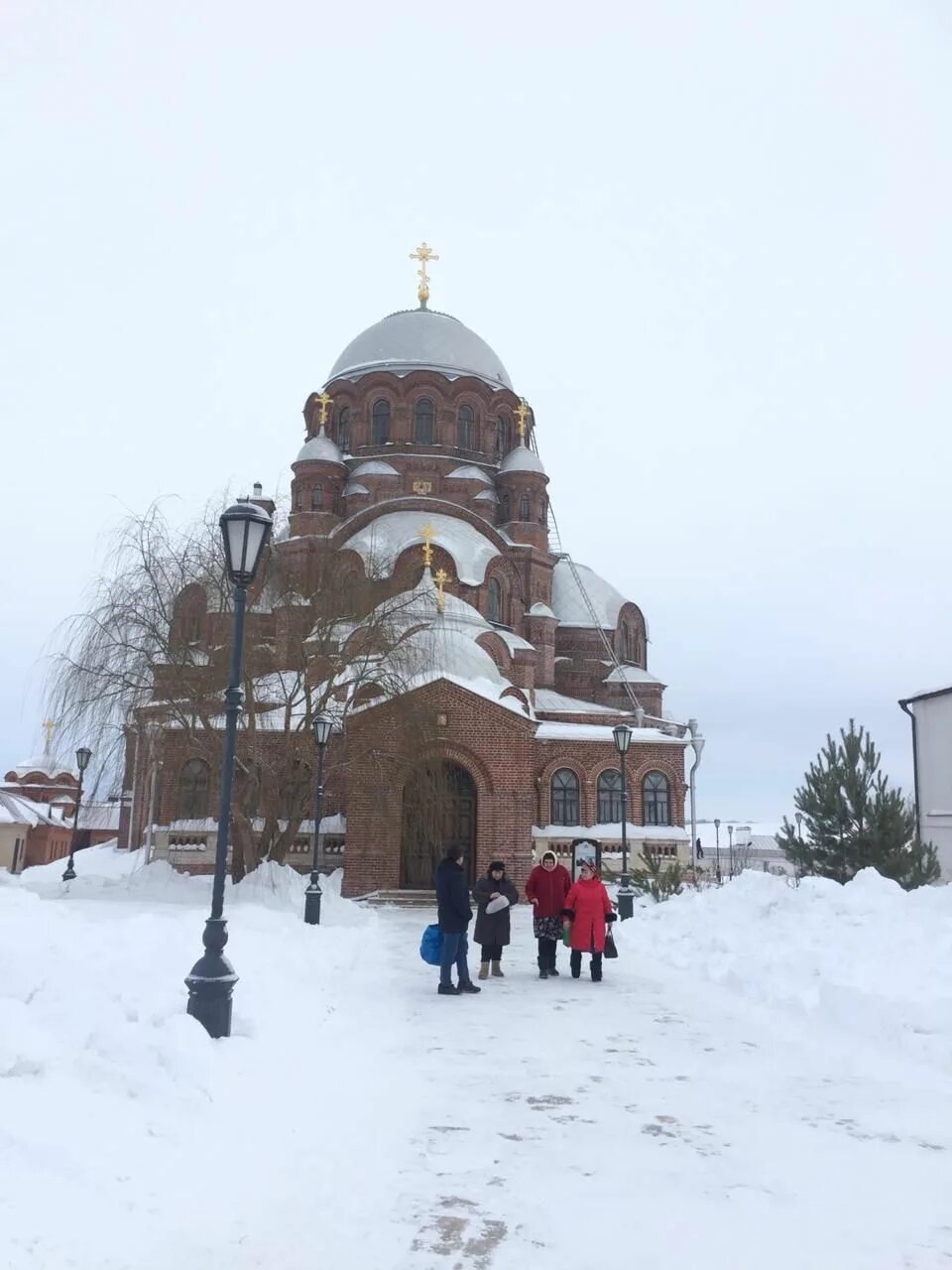 Свияжск зимой стоит ли ехать. Остров свияжск зимой. остров свияжск в казани зимой. раифский монастырь зимой 2025. остров-град свияжск зимой.