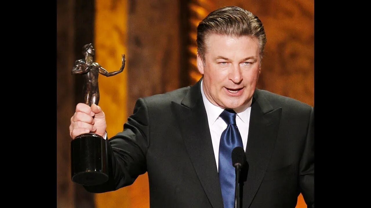 Алек болдуин битлджус. Болдуин. alec baldwin. алек болдуин награды.