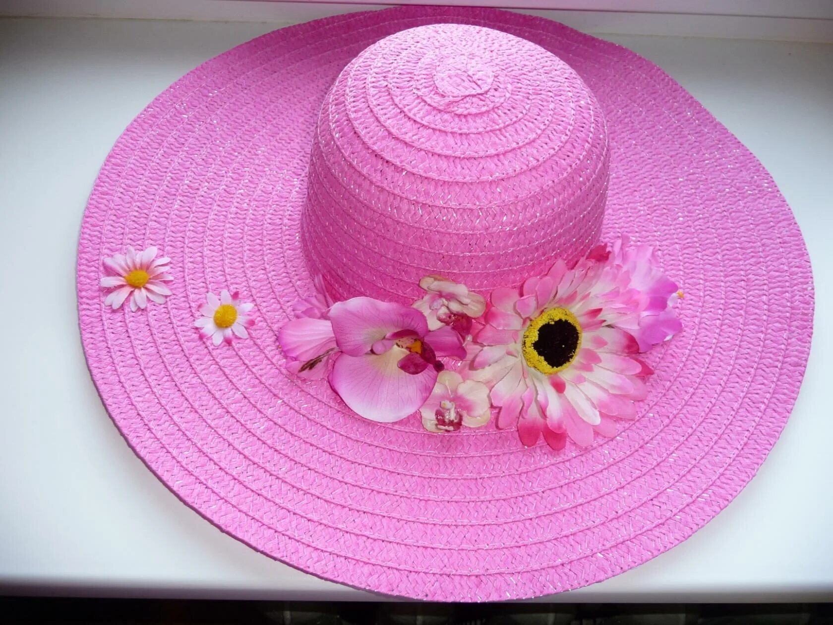 Royal ascot fashion. Какую шляпу можно сделать. Шляпы людмилы труниной. Royal ascot funny hats. Шикарные шляпки.