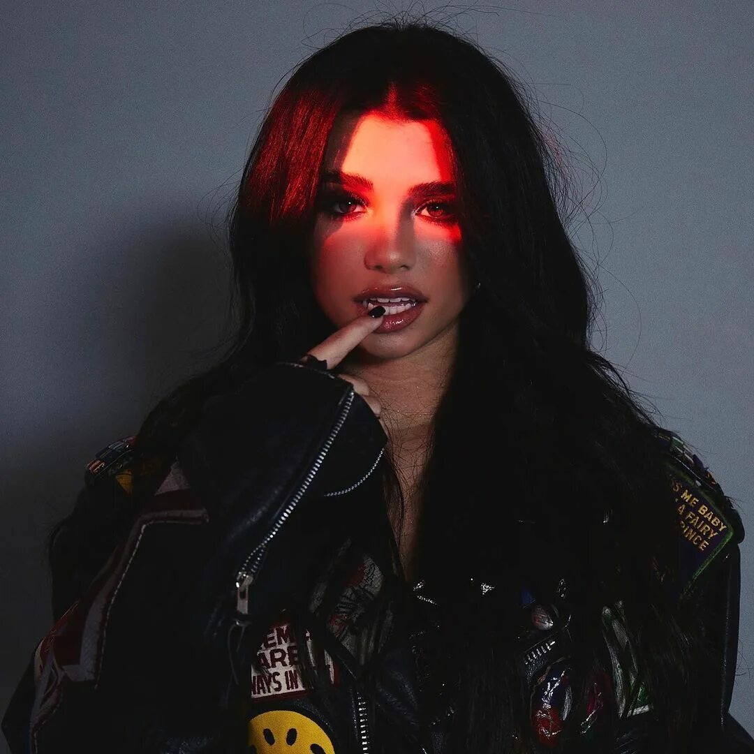 Тик ток девушка с черными волосами. Мэгги линдеманн 2020. Несса баррет 2022. Тик ток девушка с черными волосами. Тик ток девушка с черными волосами.