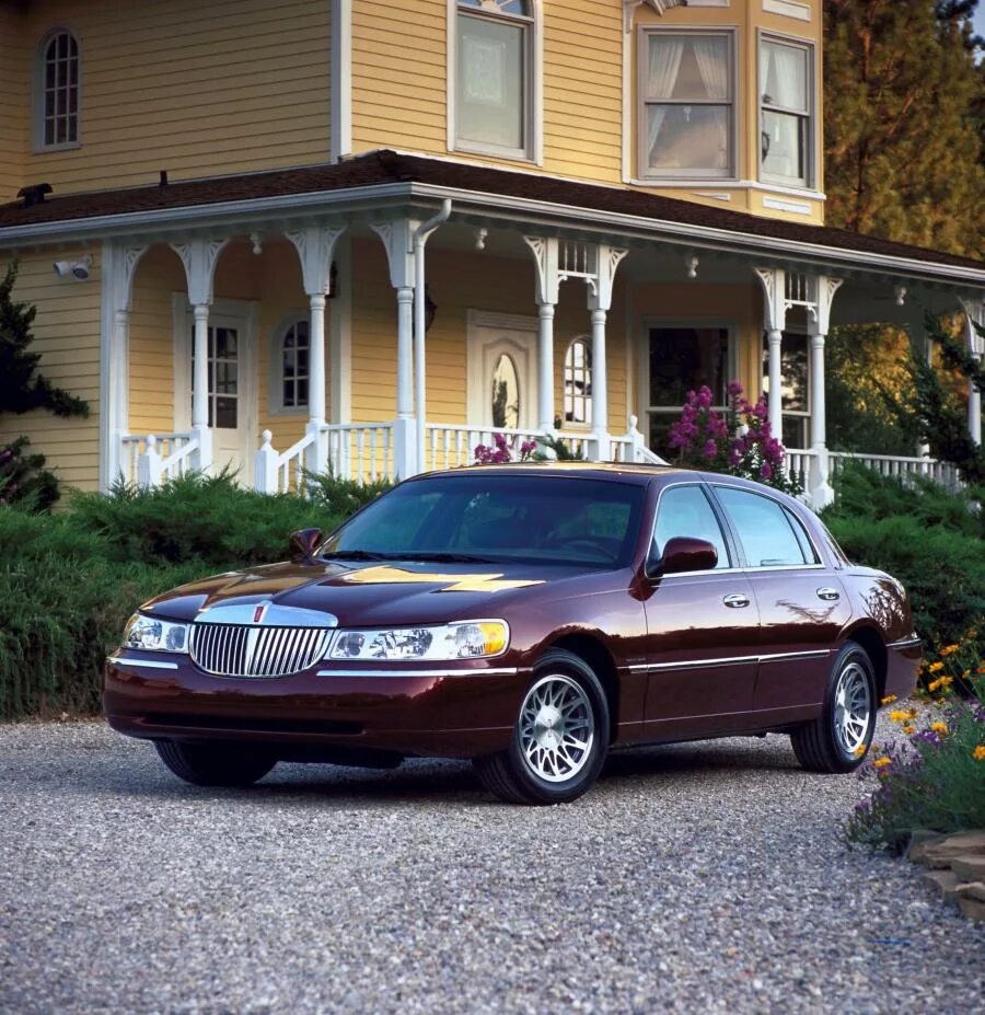 1998–2002 Lincoln Town car. Lincoln Town car 1998. Lincoln Town car 2002. Lincoln Town car 1997.