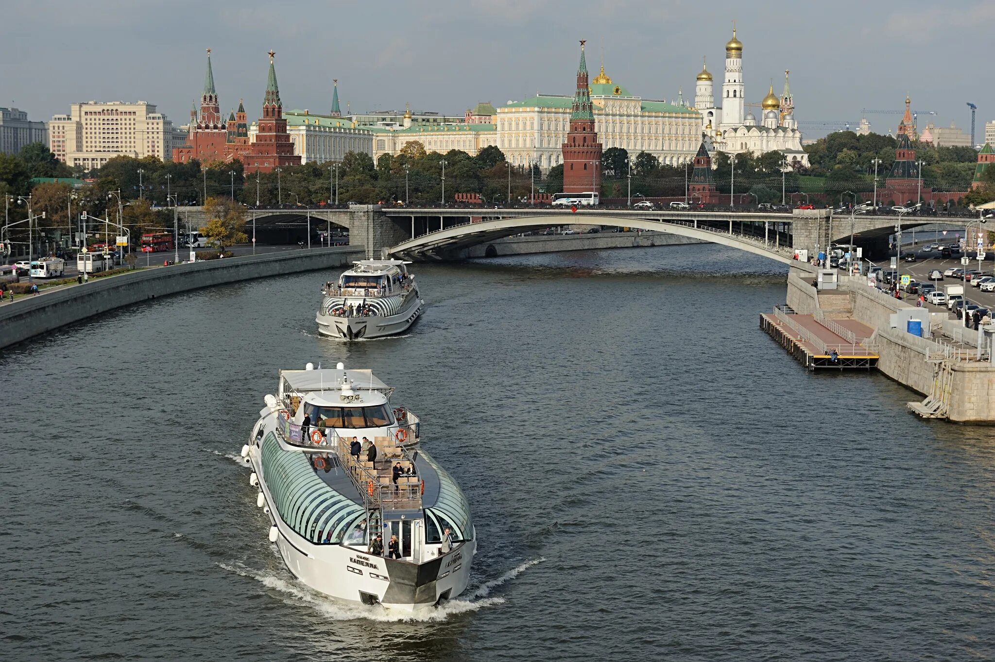 Большая река в москве. Большой каменный мост в Москве. Москва река мост. Реки Москвы. Красивые мосты на Москве реке.