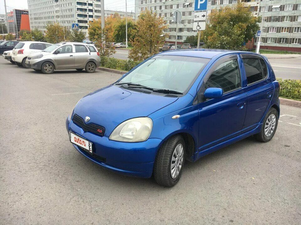 Toyota vitz 2000 года. Тойота Витц 2000 года. Toyota Vitz p10. Тойота Витц синяя. Тойота Витц п 10.