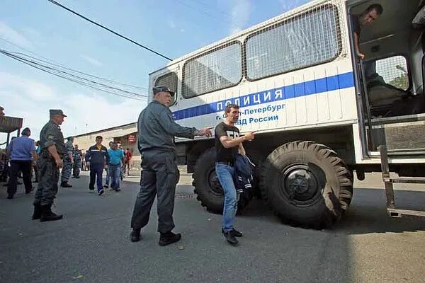 Рейд омона. Рейд ОМОН. Калининская овощебаза заезд 24.01 ОМОН. ОМОН 4 овощебаза. ОМОН облава в офисе.