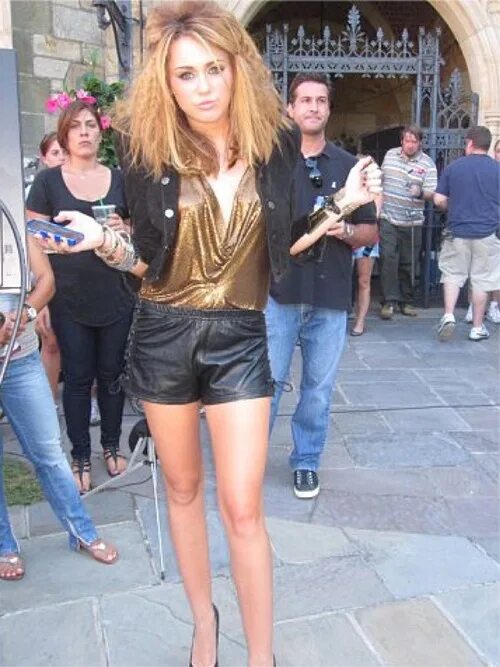 Miley cyrus 2010. майли сайрус heart. майли сайрус who owns my. майли сайрус who owns. майли сайрус who owns.