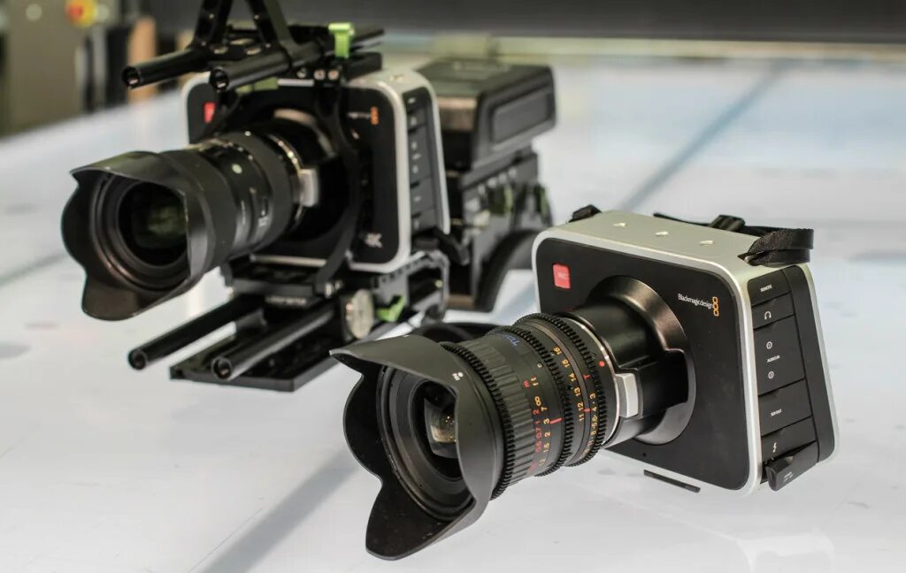 Blackmagic support. Blackmagic Cinema Camera 2.5k EF. Камера Blackmagic 2.5. BMCC 2.5K. BMCC 2.5K EF.