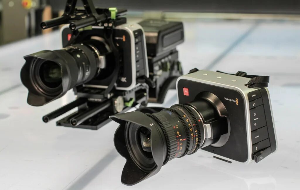 Blackmagic приложение. Blackmagic Cinema Camera 2.5k EF. Камера Blackmagic 2.5. BMCC 2.5K. BMCC 2.5K EF.