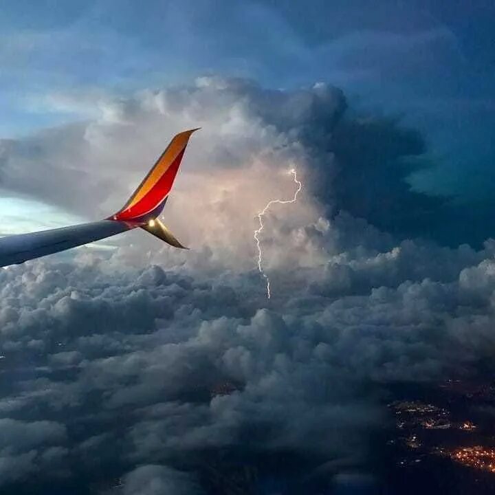 Пассажирский самолет боинг 737. North american xb-70. Самолета однако. Самолета однако. Самолет татар-информ.