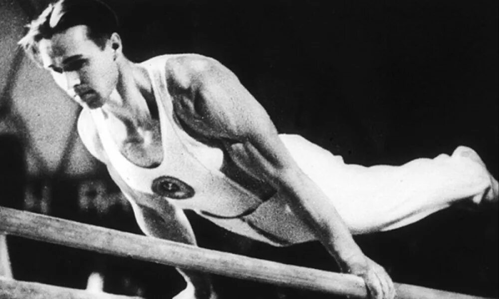 Не смог пережить. Стих я все смогу. Хорошие цитаты. Я всё смогу я всё сумею переживу. Я сильная я всё смогу.