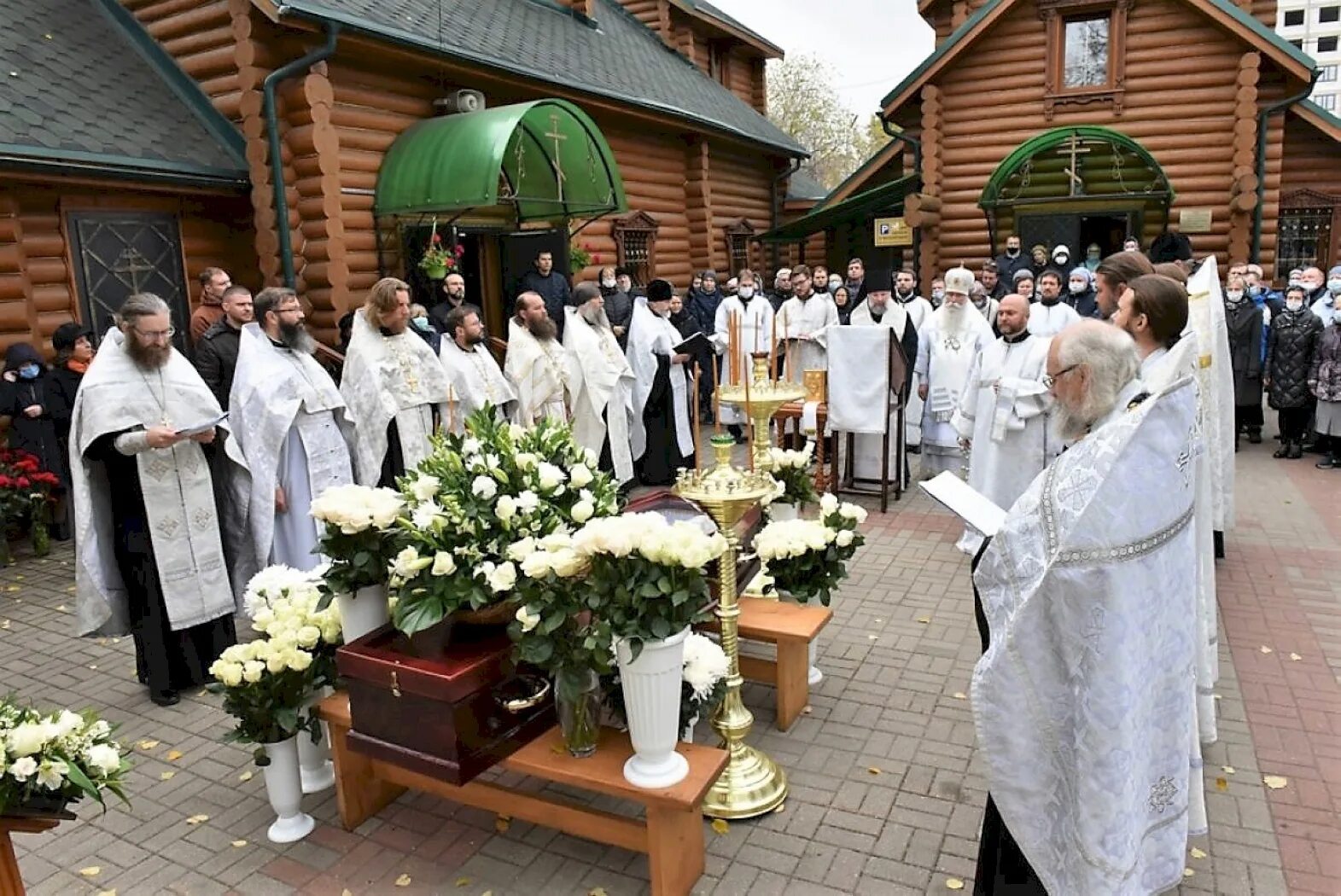 Киево печерских отцов в черемушках. Храм всех преподобных отцев Киево-Печерских в старых Черемушках. Настоятель храма всех Киево-Печерских отцов в Черемушках. Храм всех святых в Черемушках настоятель. Церковь преподобных отцов Новочеремушкинская.