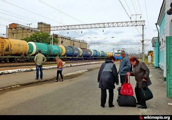 Жд зимовники. Станция Зимовники. ЖД станция Зимовники. Зимовники Ростовская область ЖД вокзал. Зимовники железная дорога.