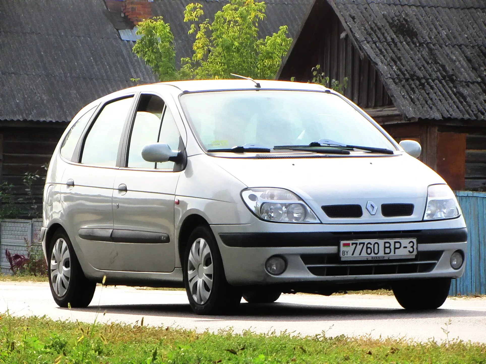 Renault белоруссии. Рено Сценик из Белоруссии. Рено Сценик из Белоруссии колеса. Рено Сценик из Белоруссии колеса дюймов. Цена Рено Сценик в Беларуси.