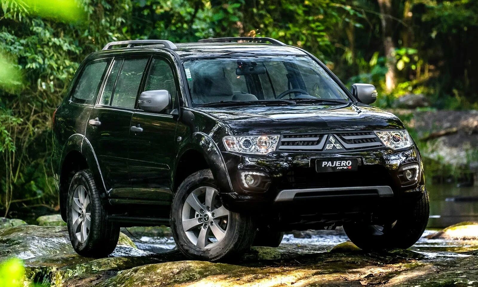 Mitsubishi pajero 2015. Митсубиси Паджеро 2015. Mitsubishi Pajero Sport 2008-2013. Митсубиси Паджеро спорт 2015. Mitsubishi Pajero Sport 2.