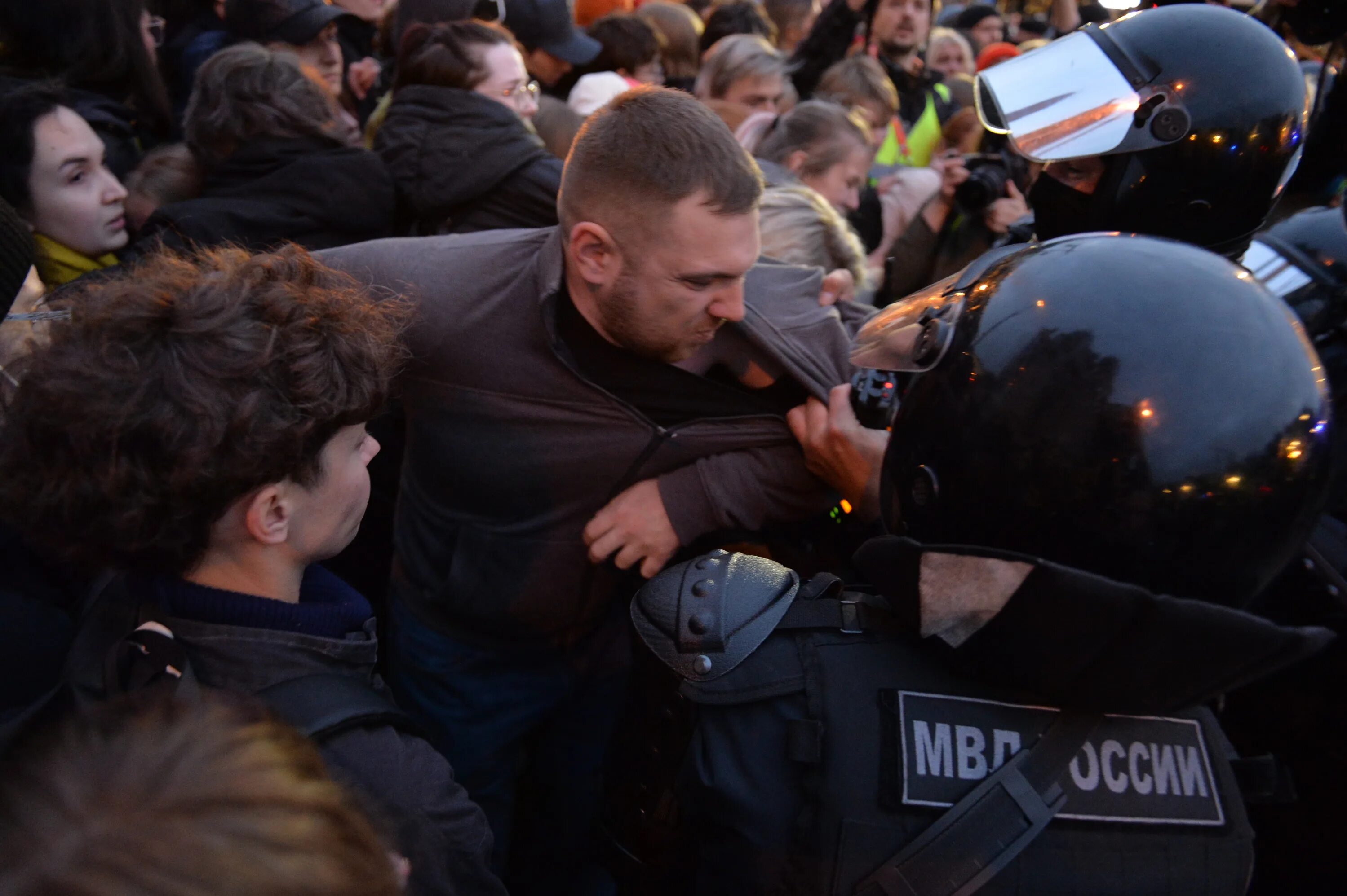 Митинги сентября. Протесты в Санкт-Петербурге. Митинг. Митинг в СПБ. Протесты в Питере.