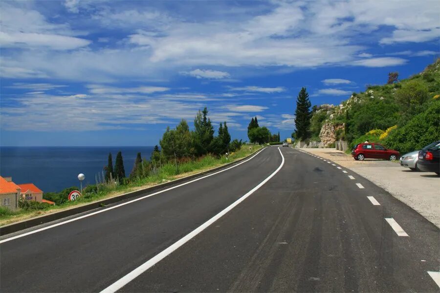 Хорватия шоссе вдоль моря. Дорога вдоль моря. Дорога к морю. Дорога вдоль моря Крым.