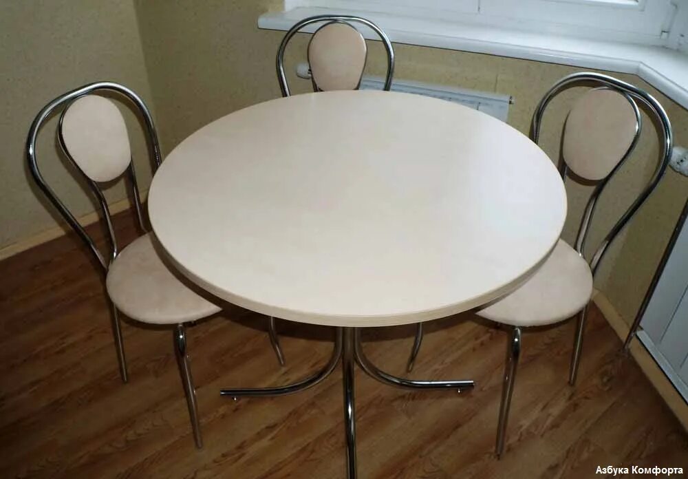 Столы кухонные калуга. Стол кухонный круглый. Овальный стол на кухню. Круглый стол со стульями. Круглые кухонные столы и стулья.