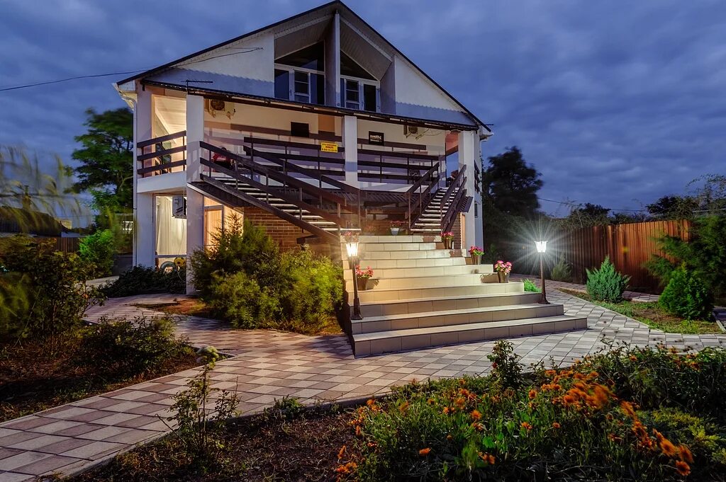 Ильич азовское море отели. Гостевой дом поселок. Туапсинский р-н пос новомихайловский гостевой дом. Посёлок волна темрюкский район краснодарский край. Отель seven лазаревское.