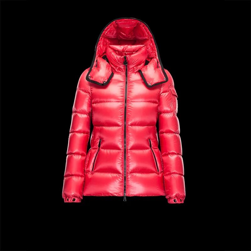 Монклер длинный пуховик 2020. Пуховики женские зимние монклер. Пуховик зимний женский монклер moncler. Монклер пуховик женский 2022. Пуховик монклер женский красный.