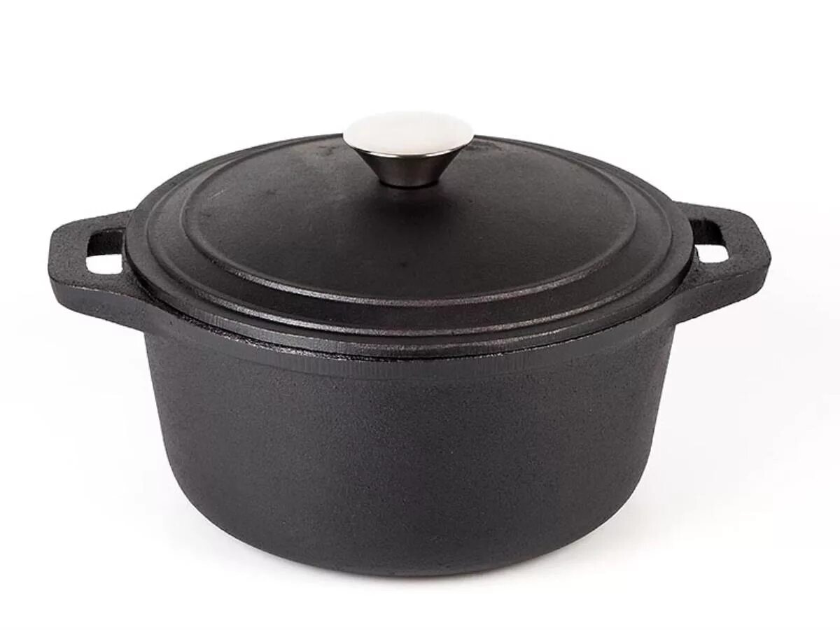 Посуда в магазине победа. 8 литра. Магазины чугунных. Чугунная кастрюля ситон. Магазин чугунной посуды.