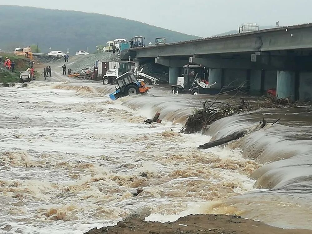 Село новолитовск приморский край. Приморский край город партизанск село казанка обвал моста. Мост в новолитовске. Новолитовск приморский край. Село новолитовск приморский край.