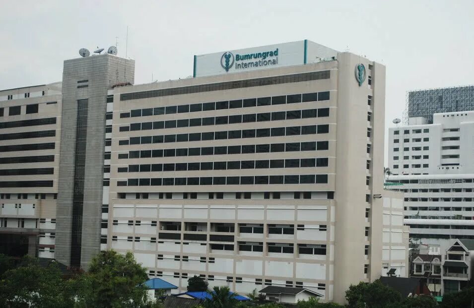 Bumrungrad International Hospital. (Bumrungrad International Hospital), Таиланд. Больница в Тайланде. Индия больница здание. Интернационал больница