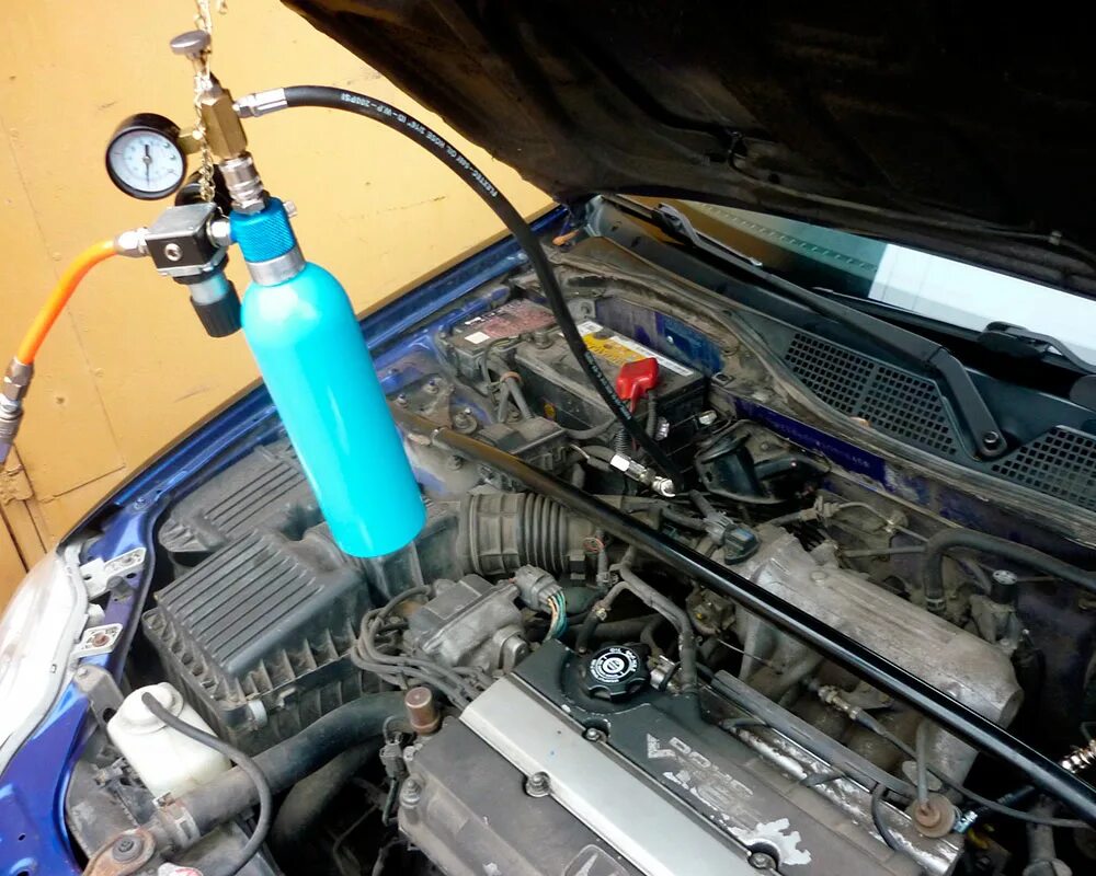 Продувка форсунок. Форсунки в авто что это. Чистка форсунок. Чистка топливной системы без снятия форсунок. Чистка топливных форсунок без снятия с двигателя.