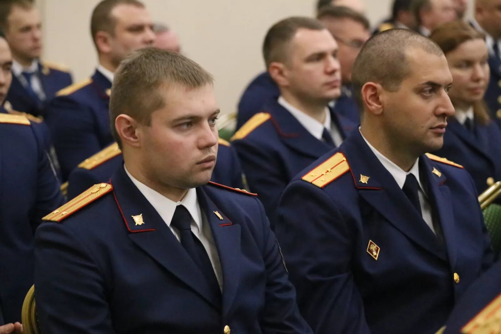 Пособие следственного комитета. Форма следственного комитета рф 2025. парадная форма ск рф. форма сотрудника следственного комитета. форменная одежда следственного комитета.