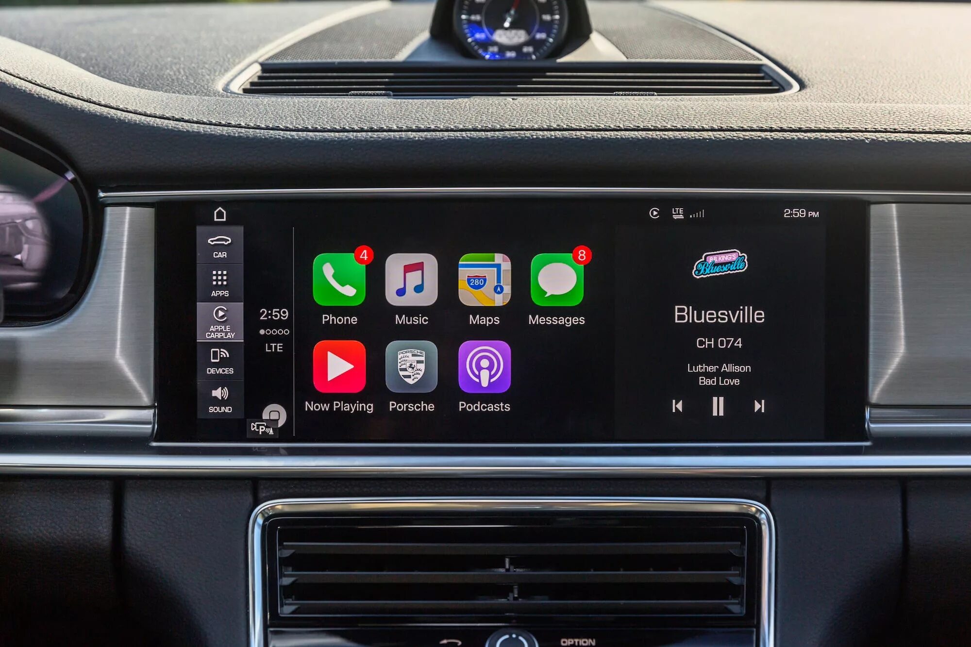 Кар плей без проводов. Функция apple carplay. Audi a4 b9 carplay. Carplay для эппл. Audi q7 carplay.