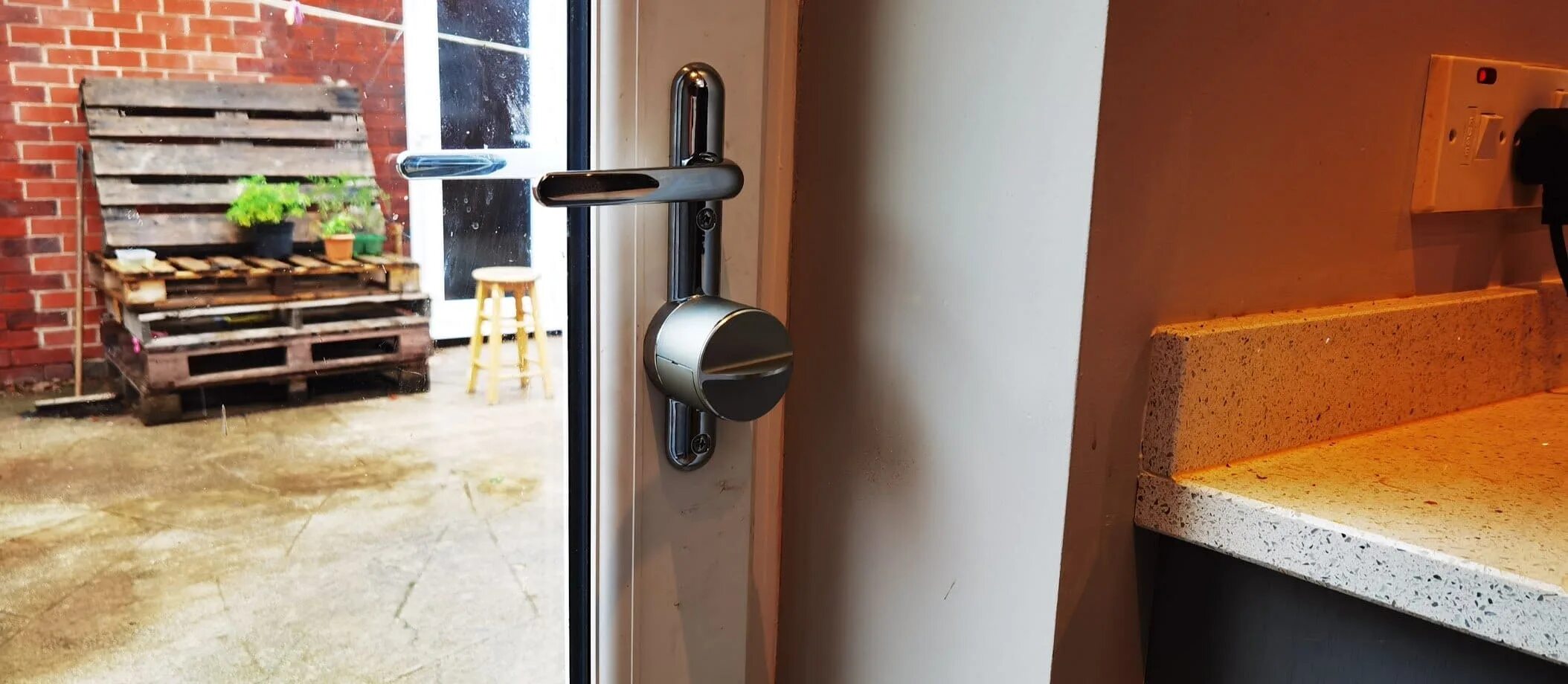 Smart inside. Smart lock inside. smart door lock model ilock r5. smart lock ql-s607.