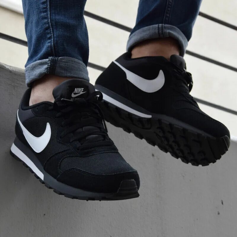 Nike runner мужские. Nike MD Runner 2.2. Nike MD Runner 2 Black. Кроссовки найк раннер 2 мужские. Nike MD Runner.