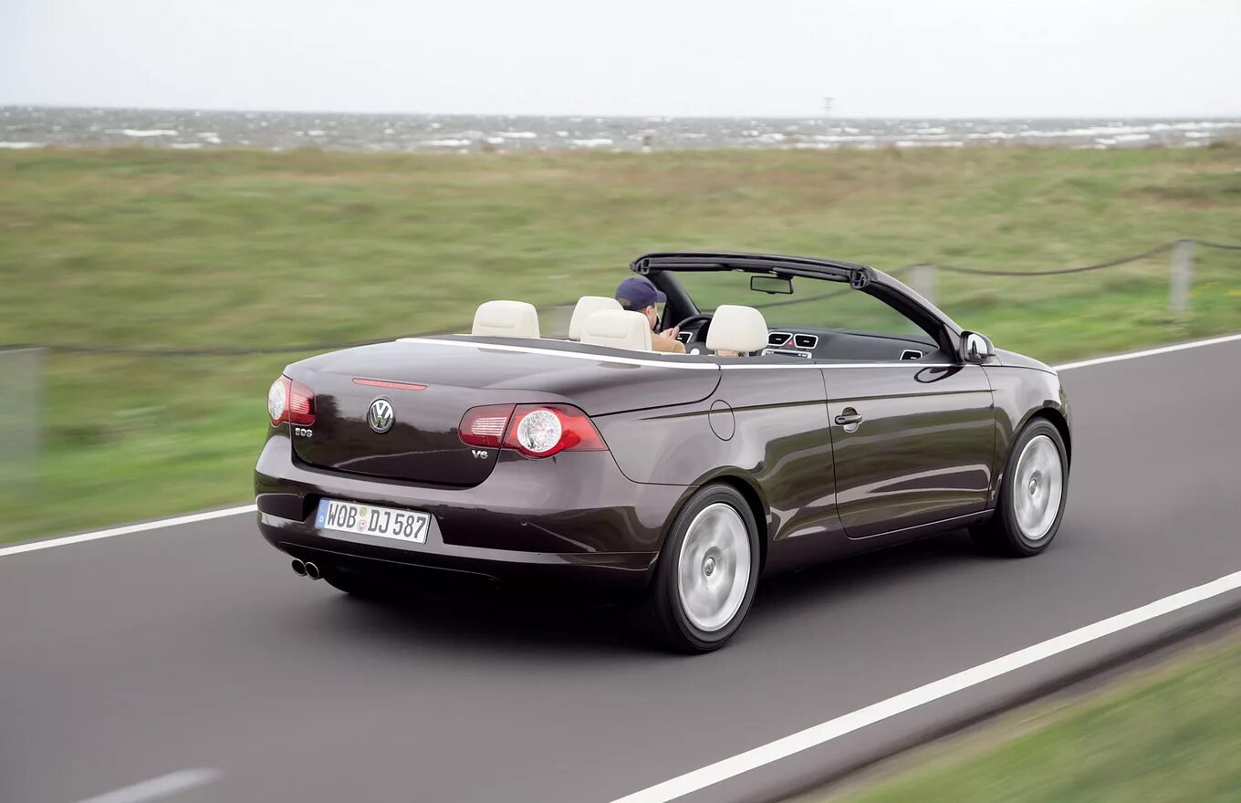 Vw eos. Фольксваген ЭОС 2008 кабриолет. Кабриолет Фольксваген ЕОС 2018. Фольксваген ЕОС 2007 кабриолет. VW EOS 2009.