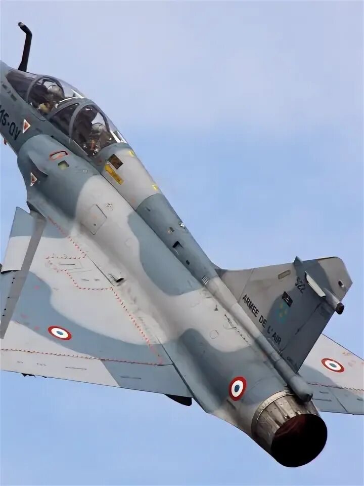 Мираж 2000 года. Dassault Mirage 2000. Мираж 2000 истребитель. Истребитель Мираж 2000 и Рафаль.