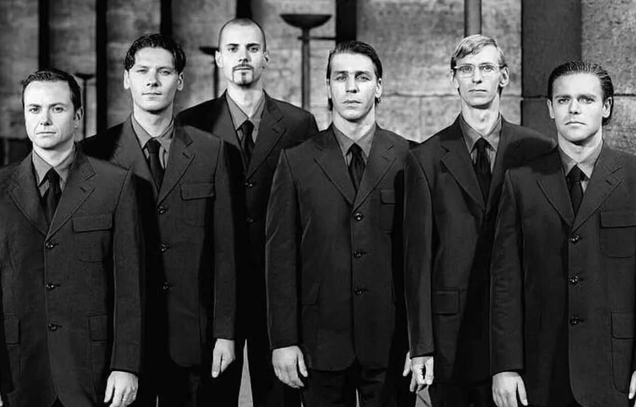 Rammstein жанр. Группа рамштайн. Группа рамштайн 1994. Группа Rammstein молодые. Rammstein коллектив.