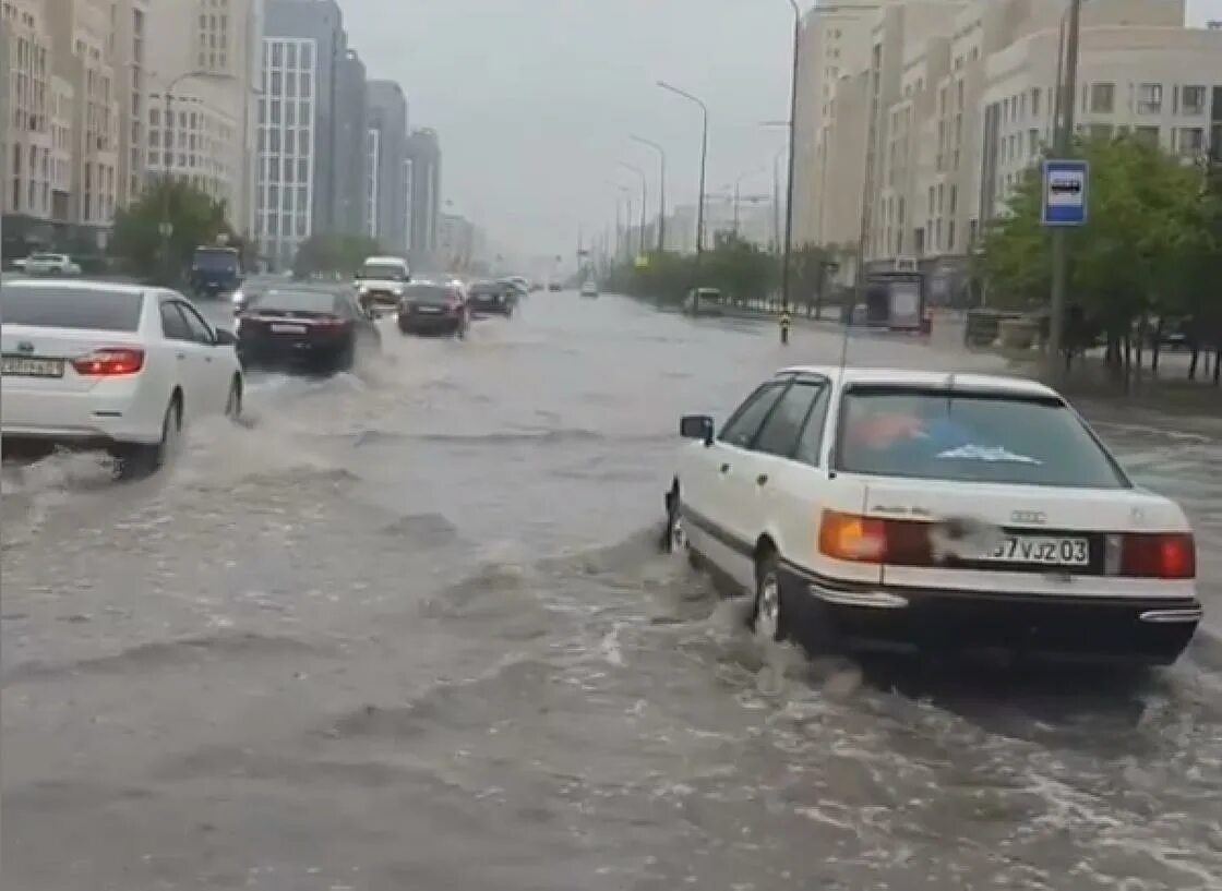 Казахстан потоп сегодня. Потоп в Казахстане. Потоп в Астане. Стамбул последствия дождя.