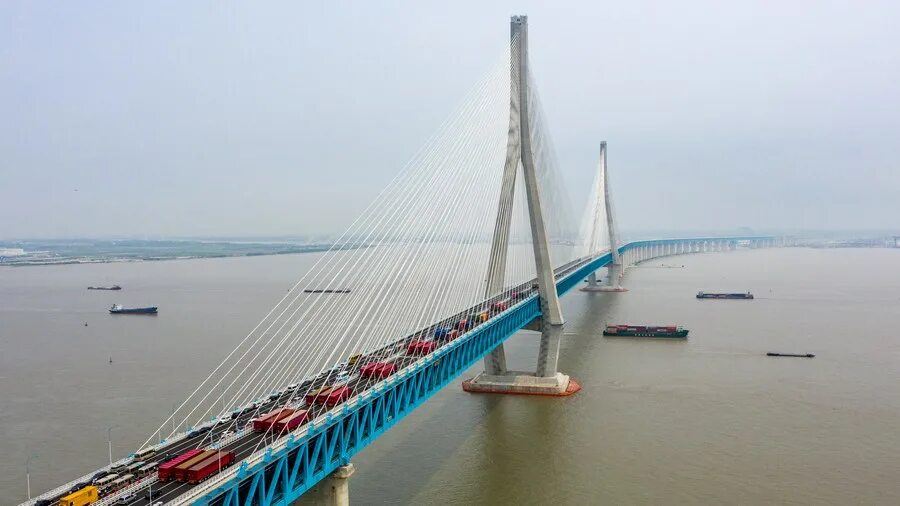 Длинный пролет. Вантовый Железнодорожный мост. Вантовый автомобильно-Железнодорожный мост в КНР. Вантовый мост через Янцзы. Автомобильно-Железнодорожный мост Шанхай-Сучжоу-Наньтун.
