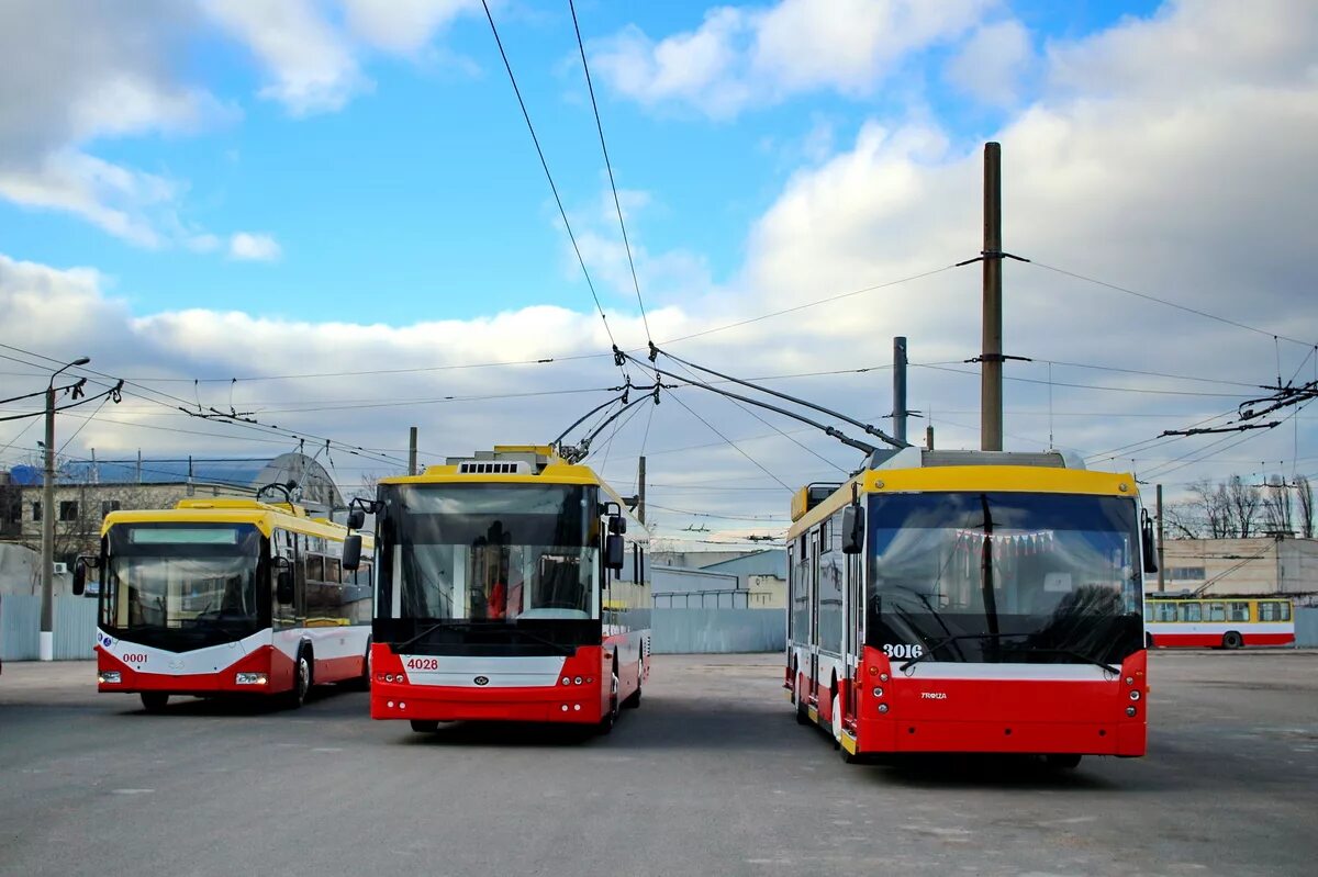 Trolza trolleybus or "Bendy bus" in Moscow Just in front o. Flickr