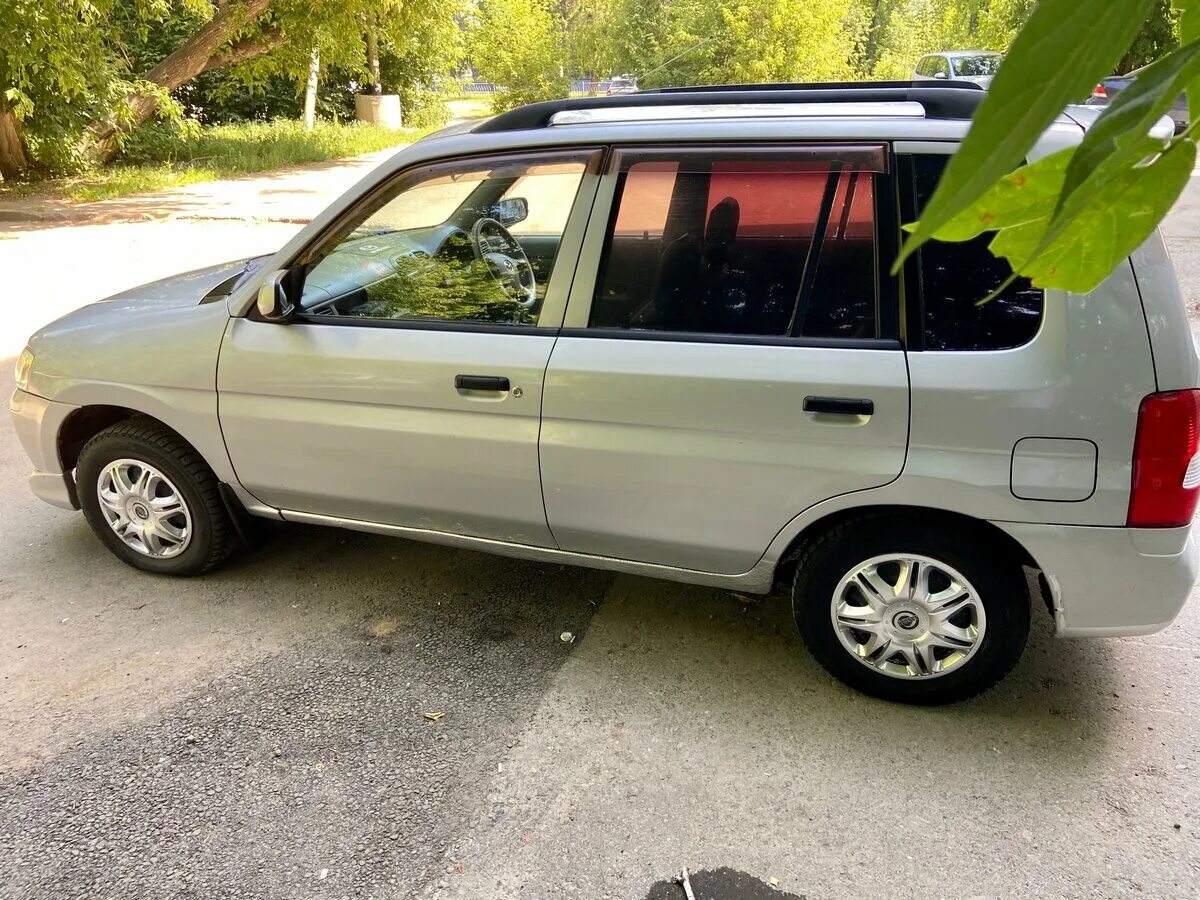 Мазда демио 2000 купить. Mazda Demio 2000. Mazda Demio 2000 dw3w. Мазда Демио 96 год. Мазда Демио 2000 серебристый тюнинг.