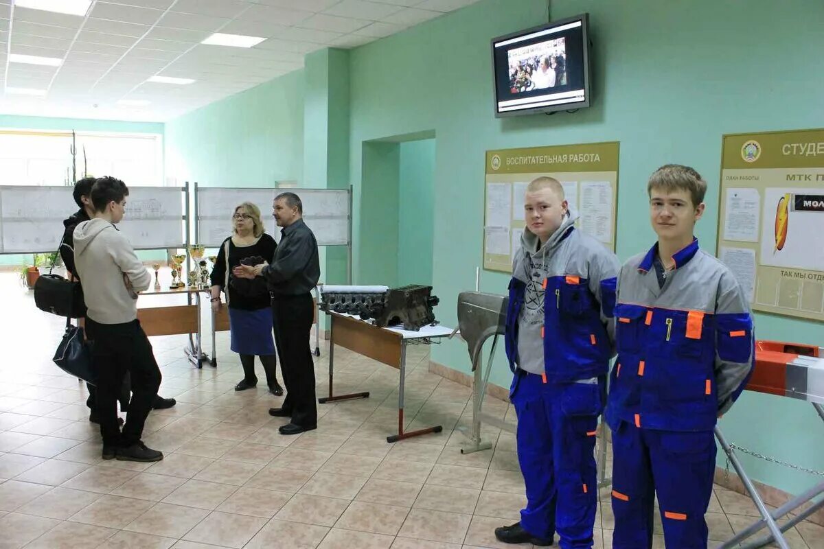Колледжи после девятого. Колледжи после 9 класса. классы в техникуме. техникумы и колледжи после 9 класса. профессии колледжи после 9 класса.