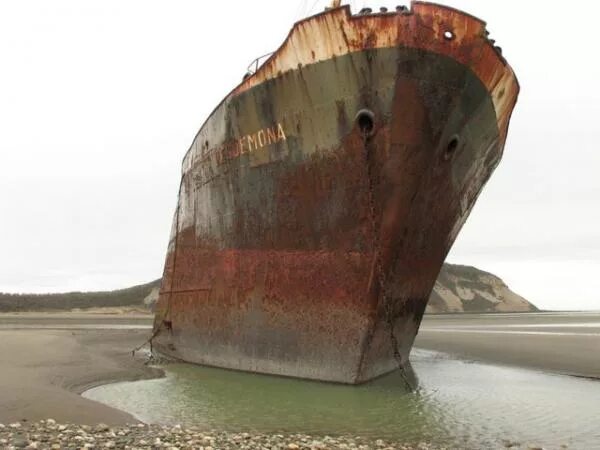 Старые заброшенные корабли. Заброшенный круизный лайнер world discoverer. Коста конкордия и титаник. Затонувшие корабли. Заброшенный корабль призрак.