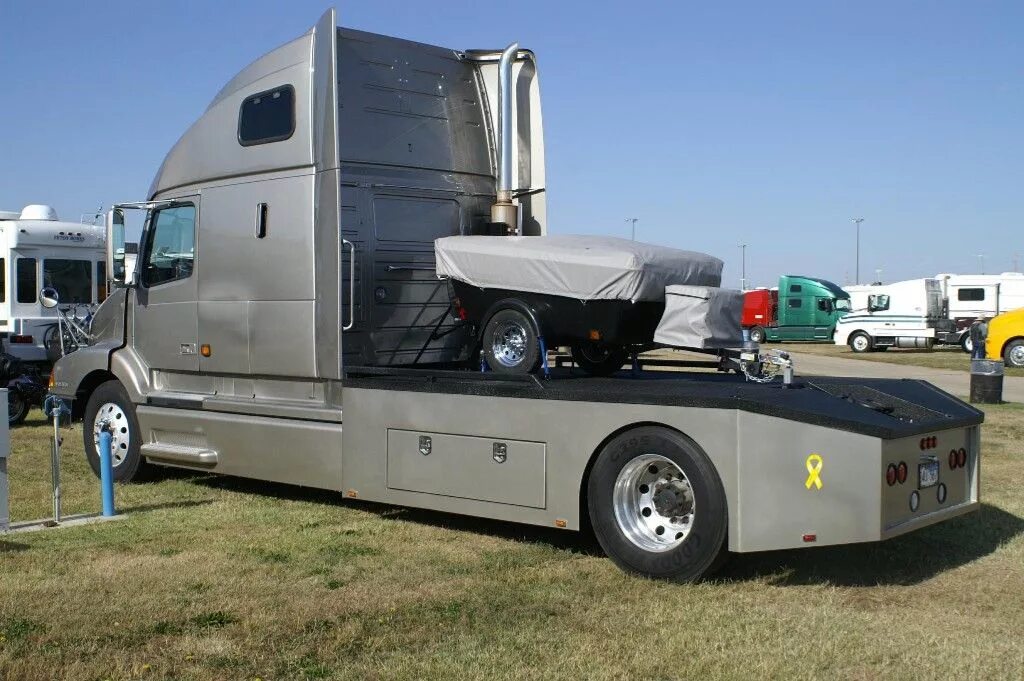 Автодом полуприцеп. Volvo vnl motorhome. volvo vnl автодом. автодом volvo-780. volvo trucks camper.