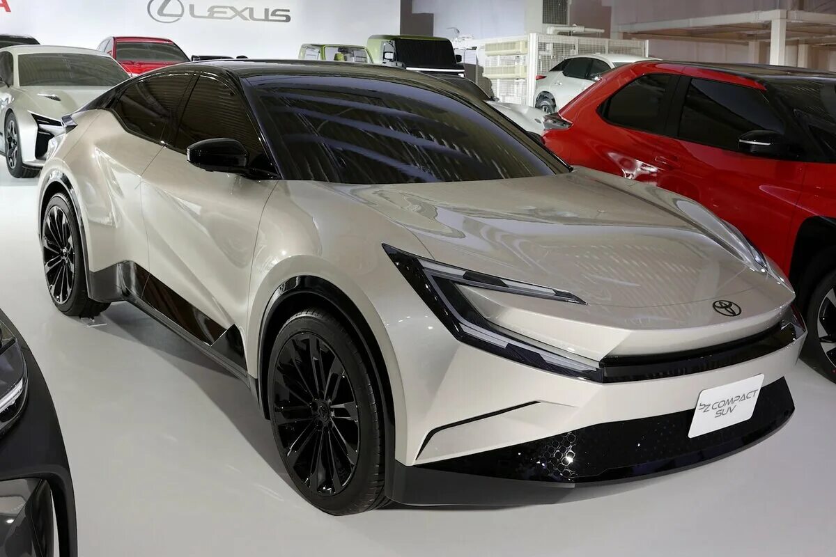 Тойота в россии 2024. Toyota bz3 2023. Toyota c-HR 2023. Toyota bz Compact SUV. Toyota bz 3x 2023.