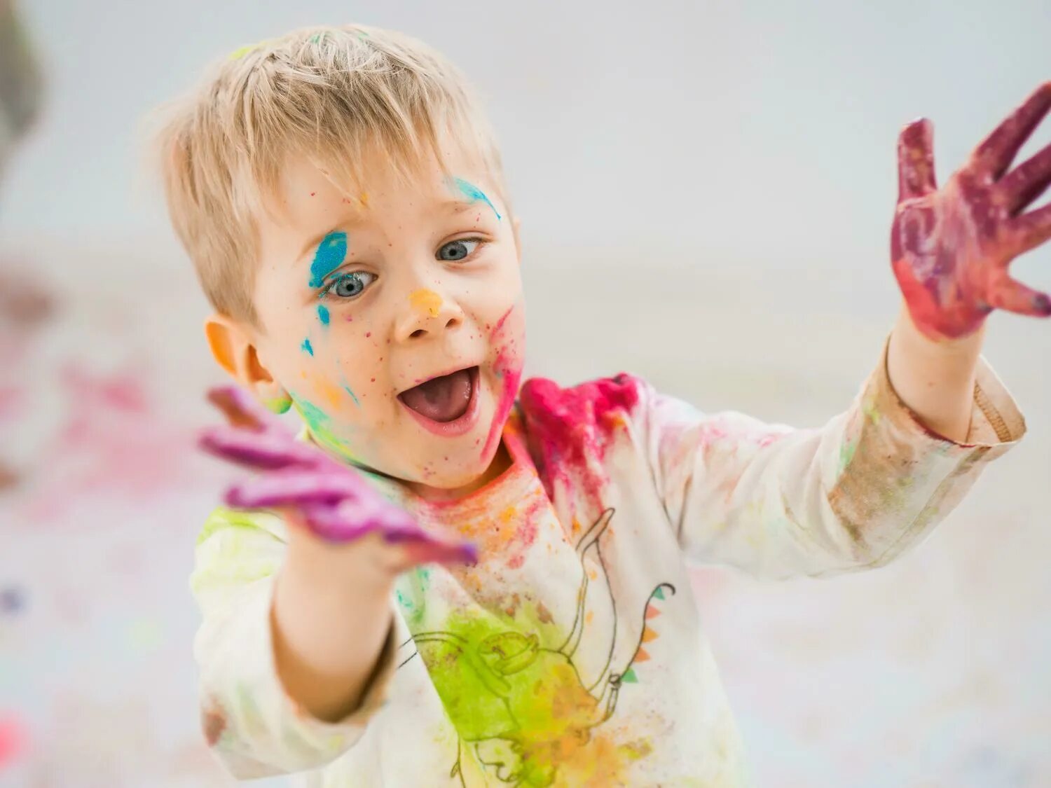 Модельноеиагенсиво пермь детское. Kids perm. Kids shoes logo. Kids perm. Life kids пермь игровая комната.