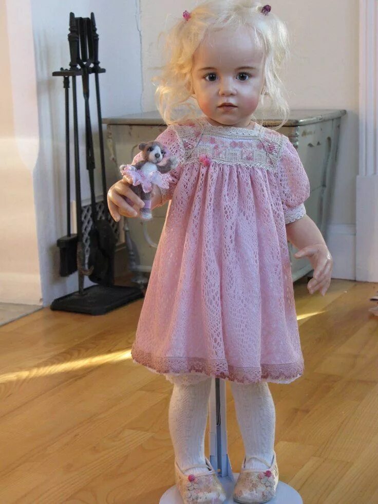 Кукла которая похожа на настоящего ребенка. Игрушечные куклы как настоящие. Настоящие куклы. Реборн доллс. Куклы похожие на настоящих младенцев.