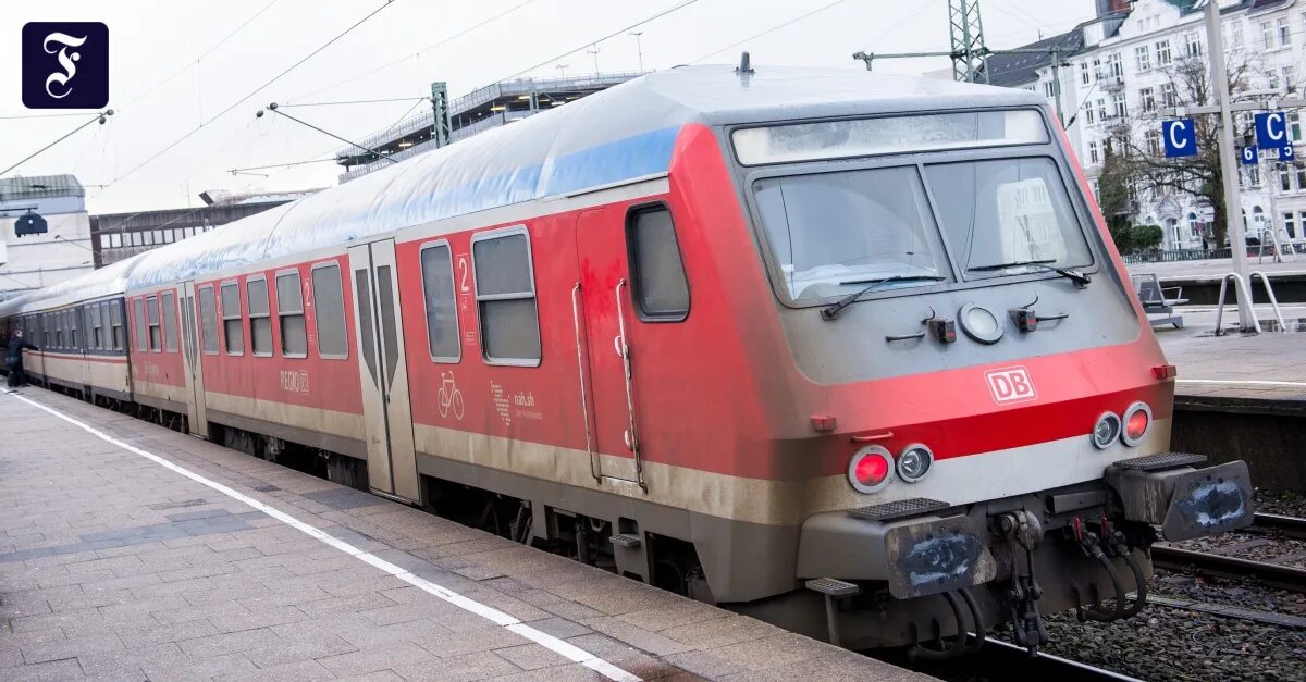 Zug fahren. Hydrogen train. Немецкие скоростные железные дороги. Швейцария поезд. Швейцария поезд.