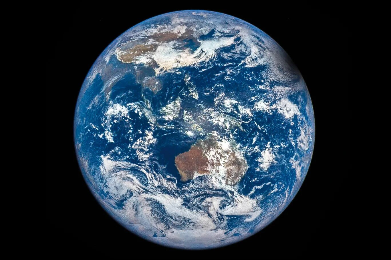 Спутник земного шара. DSCOVR. Планета земля. Снимки земли из космоса. Планета земля вращается.