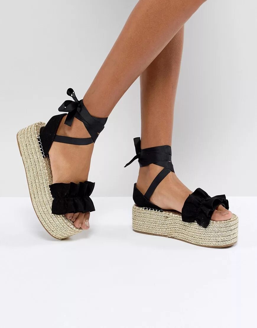 Плетеная подошва. Espadrilles босоножки. Эспадрильи Асос с завязками. Gaimo Espadrille Ankle Wrap Wedge. Босоножки страдивариус с завязками.