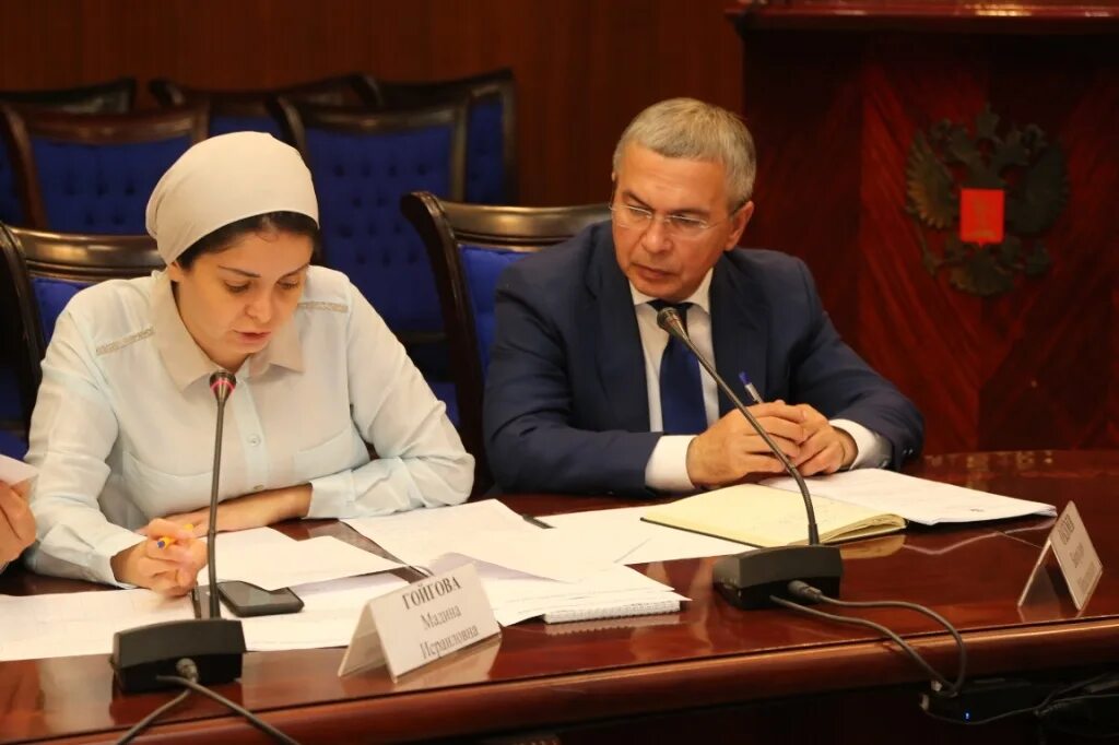 советы и комитеты. развитие ингушетии. евкуров докладывает. развитие ингушетии. руководитель министерства экономики ингушетии.