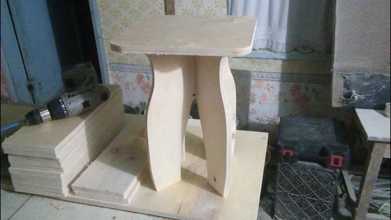 Сделать из дсп своими руками. Табуретка из фанеры. табуретка из дсп. самодельные табуретки из дсп. табурет из фанеры.