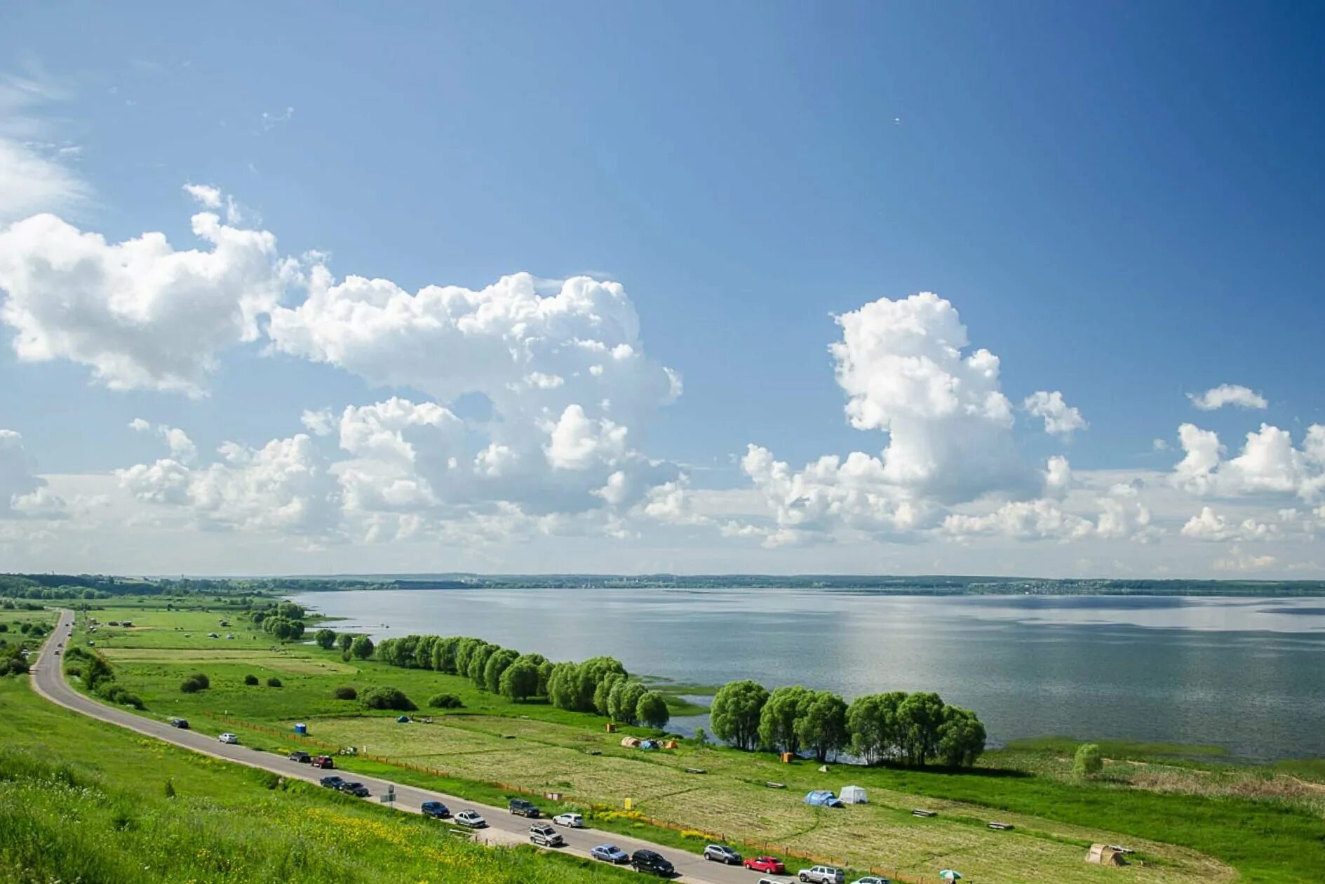 Плещеева озера в каком городе. Плещеево озеро Переславль Залесский. Парк Плещеево озеро Переславль Залесский. Переславль Залесский озера Плещеева. Плещеево озеро национальный парк.