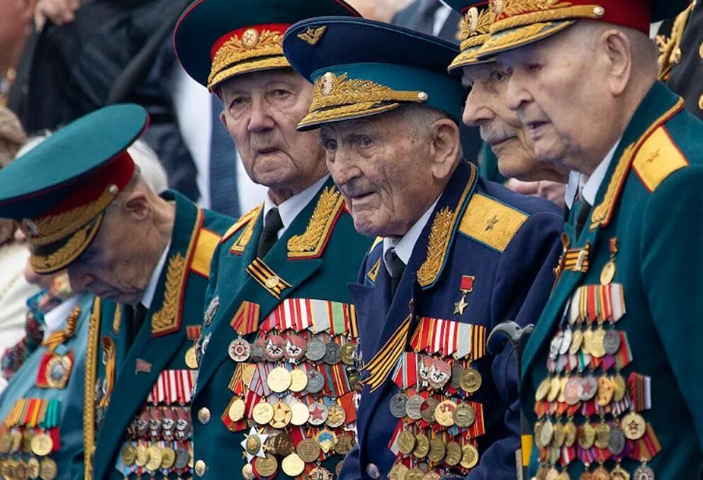 The most medals. Генерал с орденами дружбы. Генерал с множеством наград. Ветераны Маршал. Генералы КНДР.